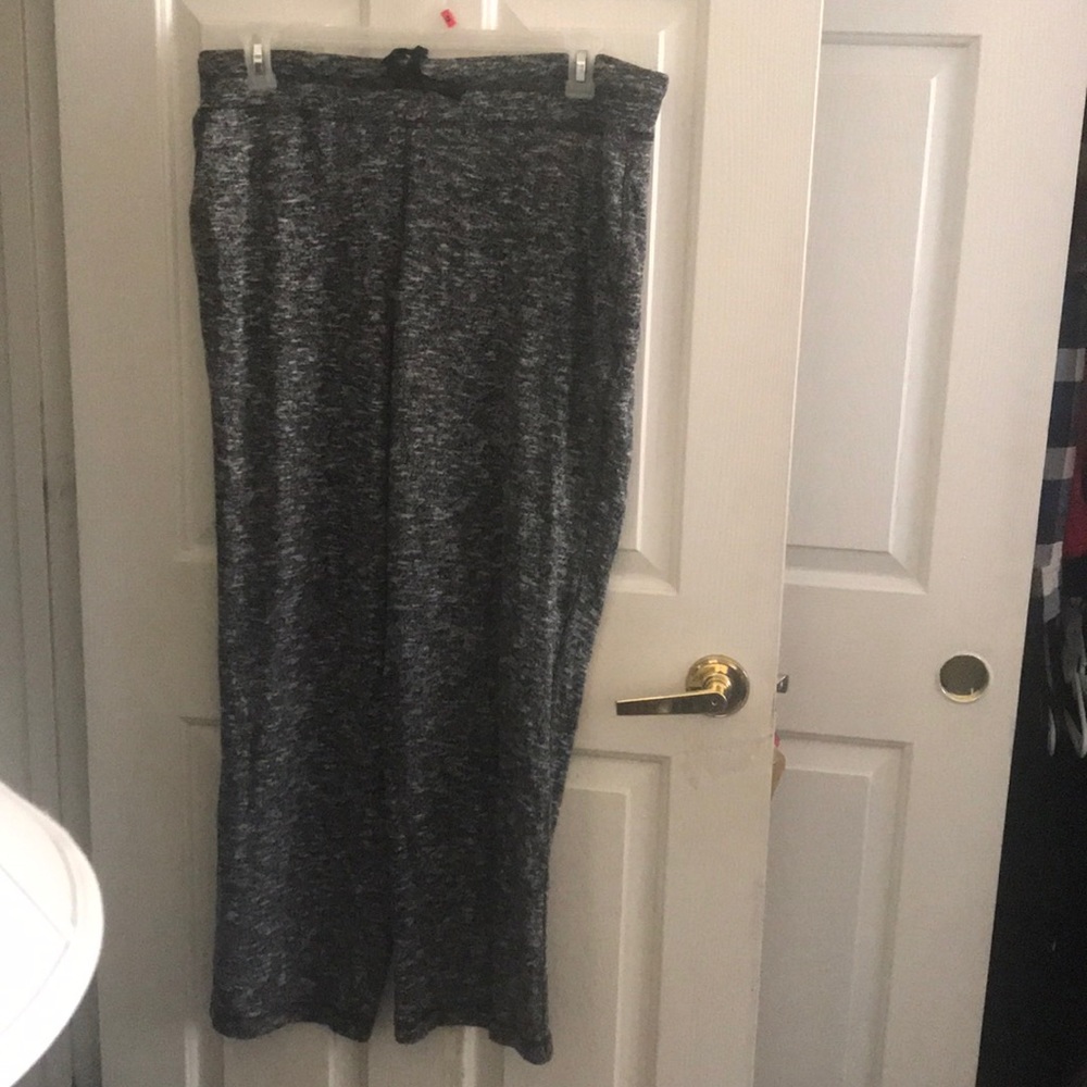 Black & Grey Soft Sweatpants!